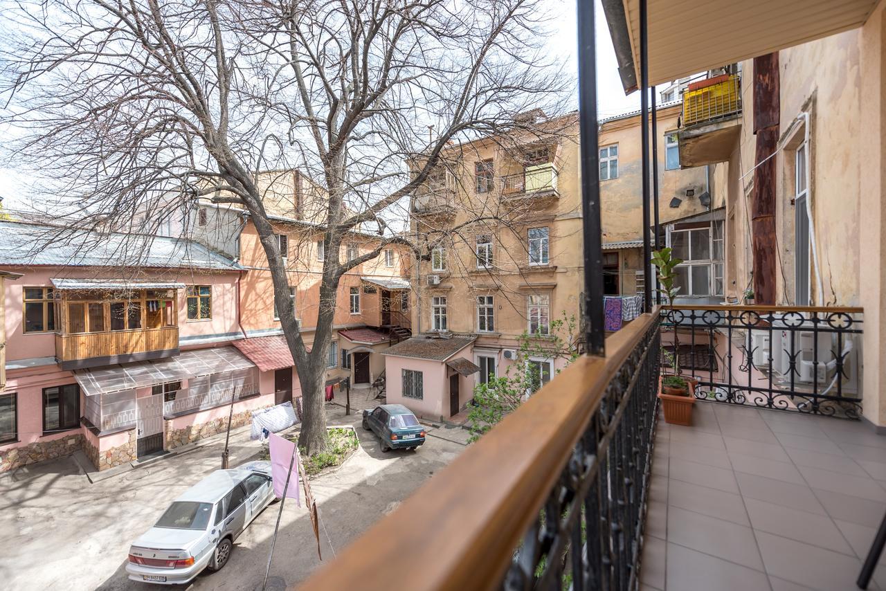 Studio Apartment In Center Of Odesa Kültér fotó