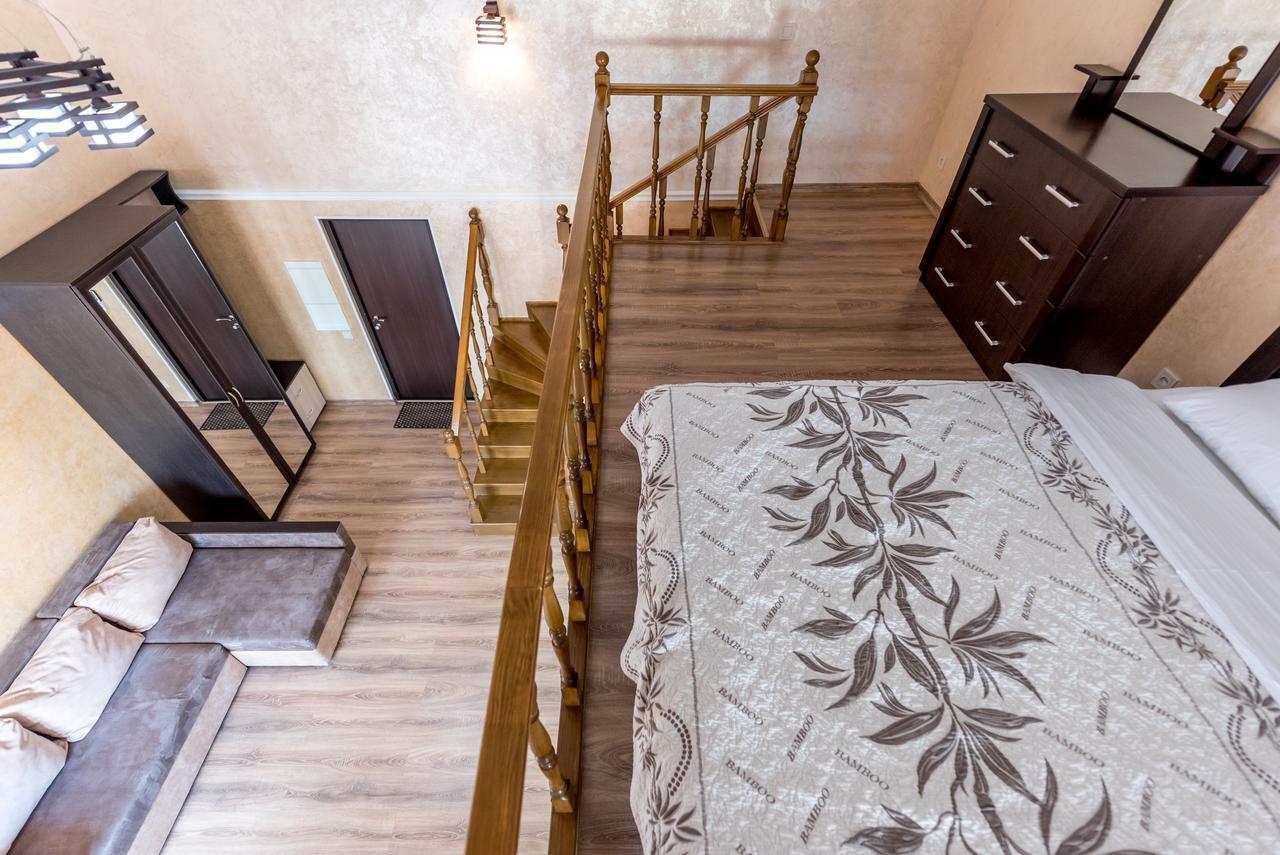 Studio Apartment In Center Of Odesa Kültér fotó