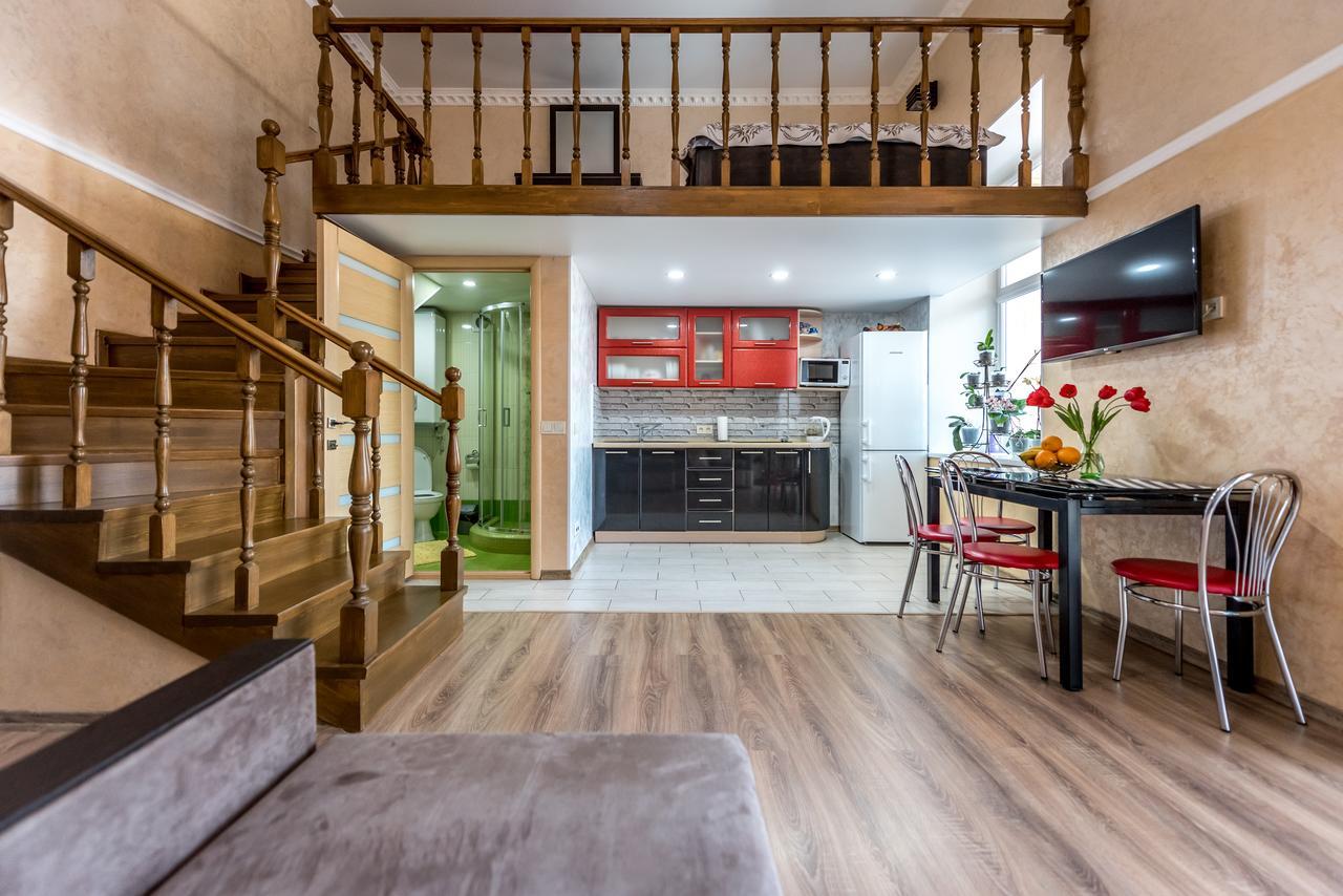 Studio Apartment In Center Of Odesa Kültér fotó