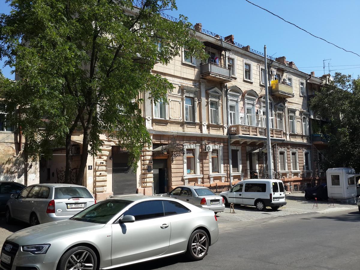 Studio Apartment In Center Of Odesa Kültér fotó